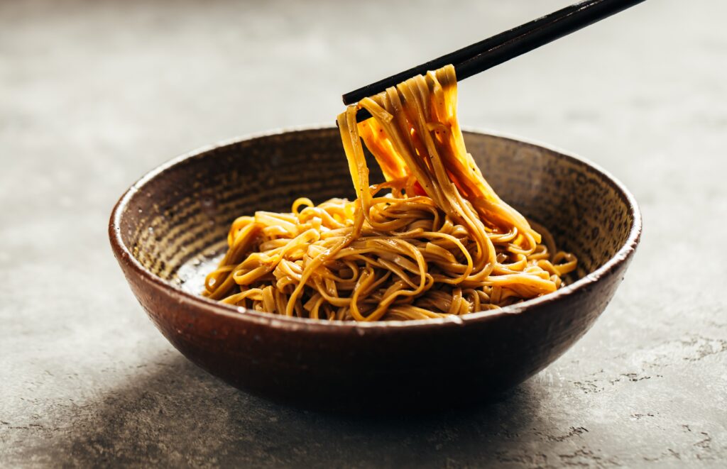 Shirataki Noodles vs Traditional Pasta: Which Is Better?