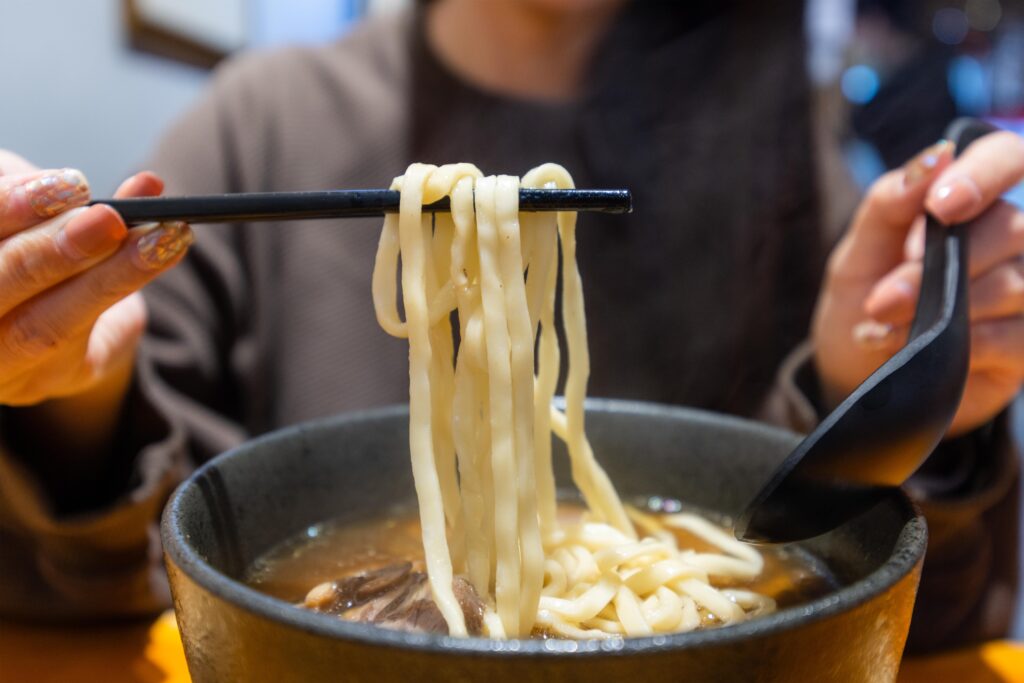 Shirataki Noodles vs Traditional Pasta: Which Is Better?